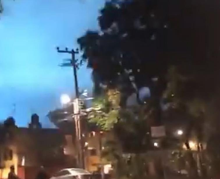墨西哥地区发生7.1级地震 震感强!天空现诡异蓝